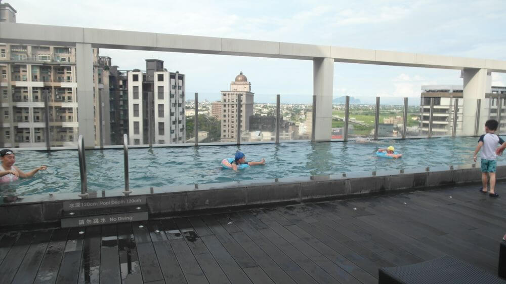 宜蘭親子溫泉飯店︱晶泉丰旅。無邊際泳池、活動設施多一整天待在這也不無聊